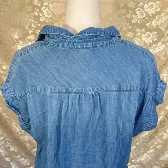 Beach Lunch Lounge Chambray Denim Short Sleeved Blouse Size M - Picture 3 of 5